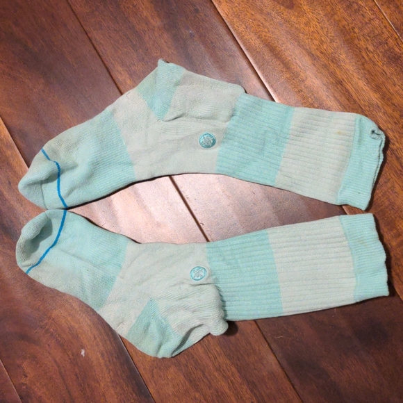 L-XL light blue striped Stance socks